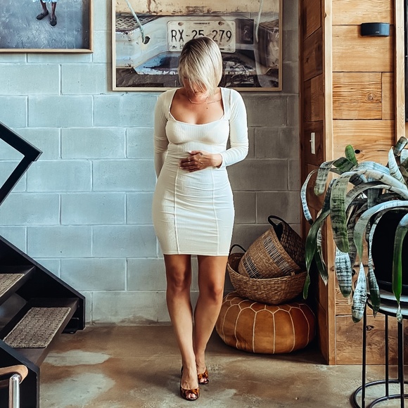 Form-fitting H&M cream, ribbed, dress NWT - Picture 3 of 6